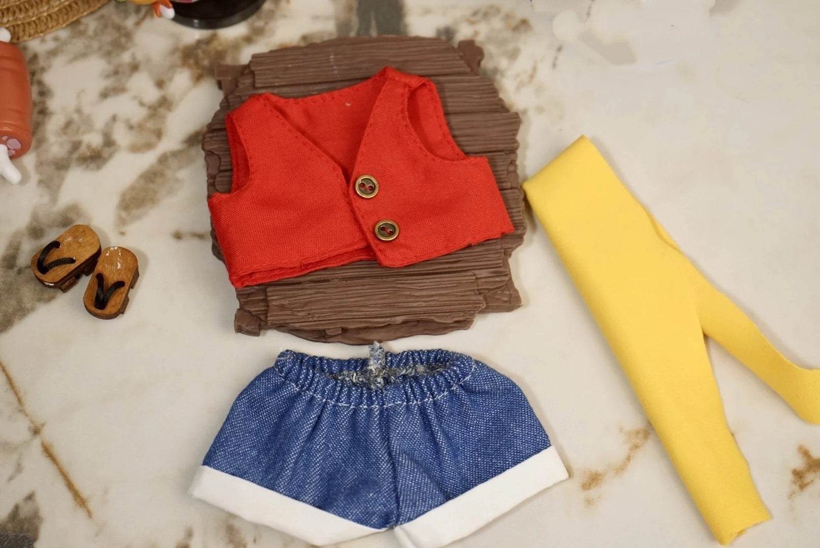 17cm For Labubu Doll Clothes For Labubu Clothes Cool Red Vest Set Trendy Play Pendant Clothes Doll Accessories Festival Gifts